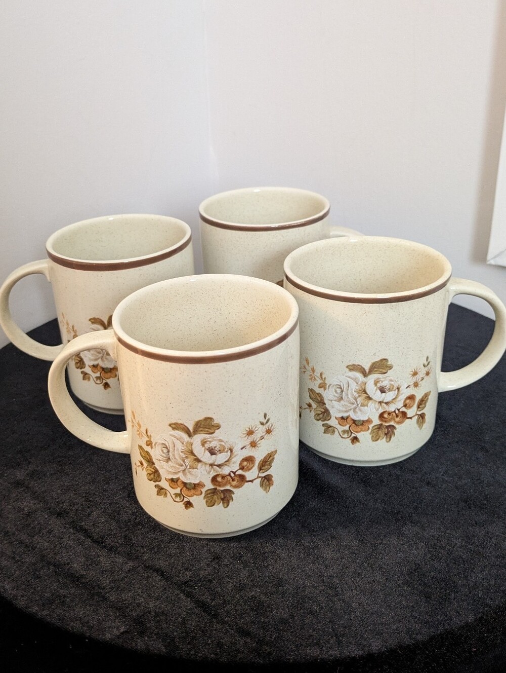 Royal Doulton Vintage 1978 Lambethware Ravel Pattern Floral Mugs Set Of Four
